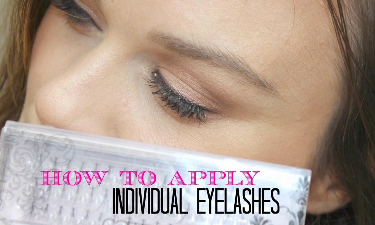 How to paste eyelashes